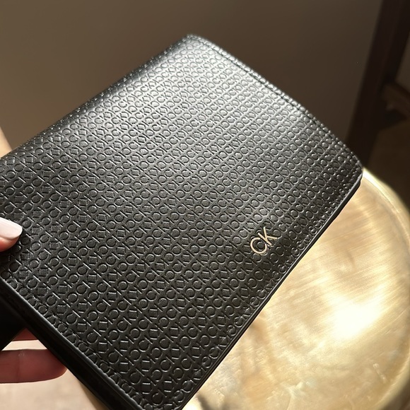 Calvin Klein Emblem CK Logo Women's Casual Fashion Removable Black Belt Bag NWT - Picture 10 of 13